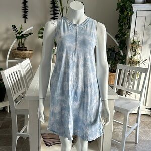 Gap ladies, sleeveless T-shirt, dress tie-dye blue with pockets in EUC  XS